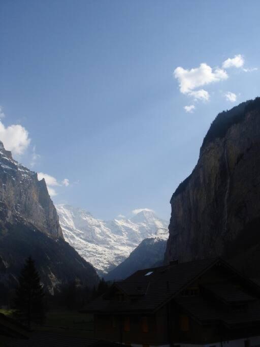 Charming Penthouse Apartment Lauterbrunnen Exterior photo